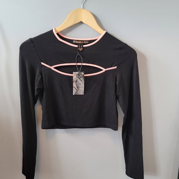 Athletic Long Sleeve Crop Top - NWT - Picture 1 of 6